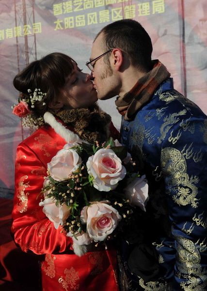 Warm hearts amid the ice at sub-zero wedding