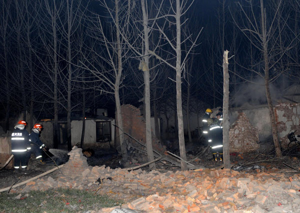 6 killed, 22 injured in fireworks plant blast