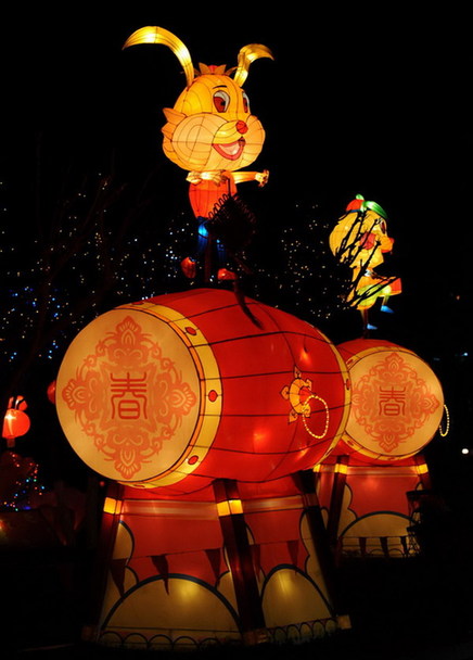 Thousands of lanterns light up night of Spring City