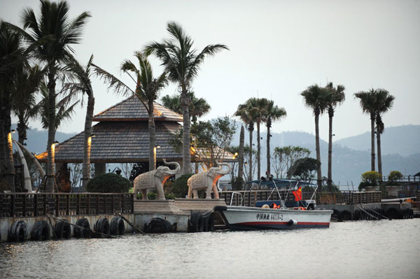 Illegal sea villa demolished in South China