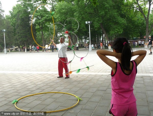 65-year-old stays fit with iron hoops