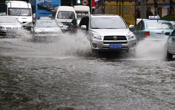 Slack drainage turns cities into lakes