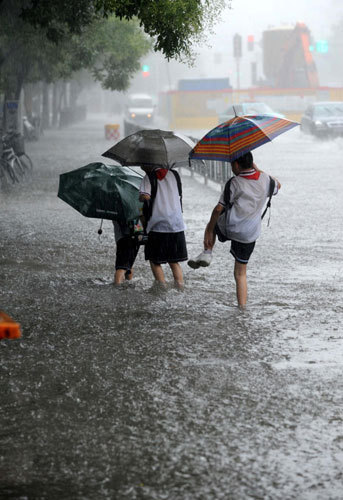 Torrential rains pound E China city