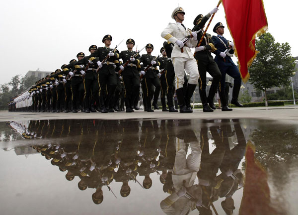 Media visit to honour guards of PLA