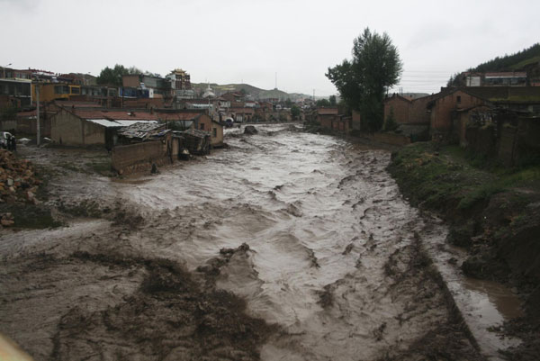 Heavy rains cause flooding in NW China