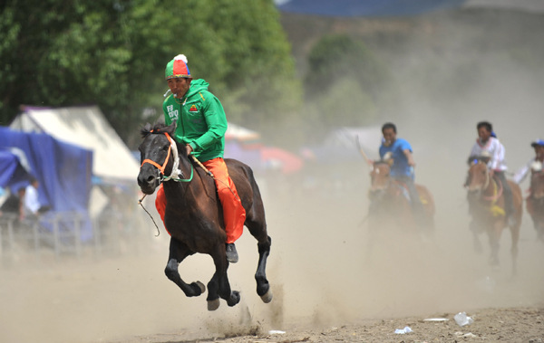 Dharma Festival opens in Tibet