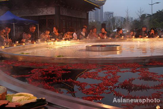 Giant hot pot feast in SW China