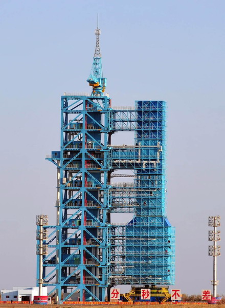 China to launch Shenzhou VIII early Tuesday