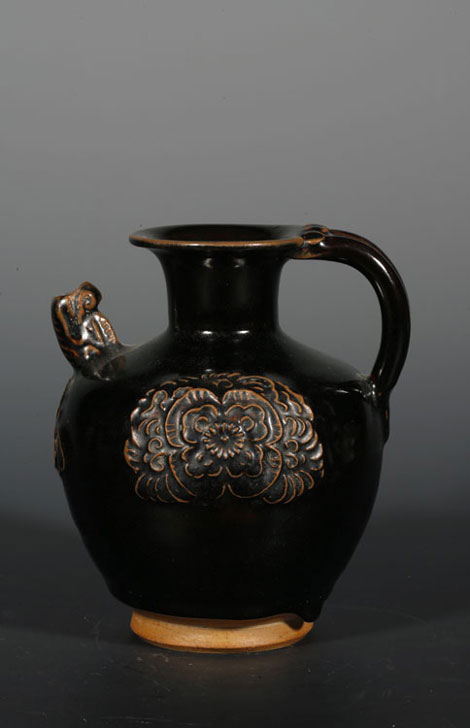 Antiques at the Guanfu Classic Art Museum