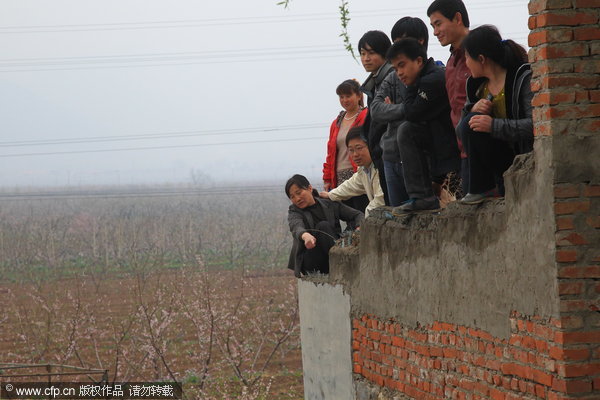 Peach flowers festival starts in Beijing suburb