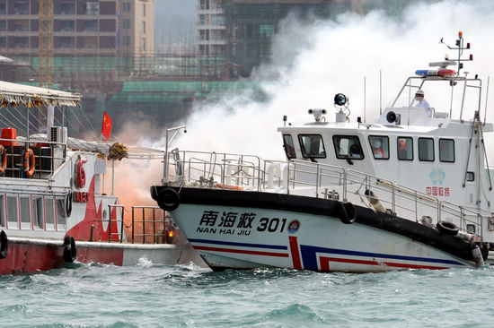 Maritime rescue exercise held in Sanya