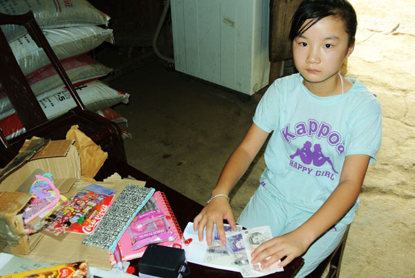 Left-behind child gets care package from London