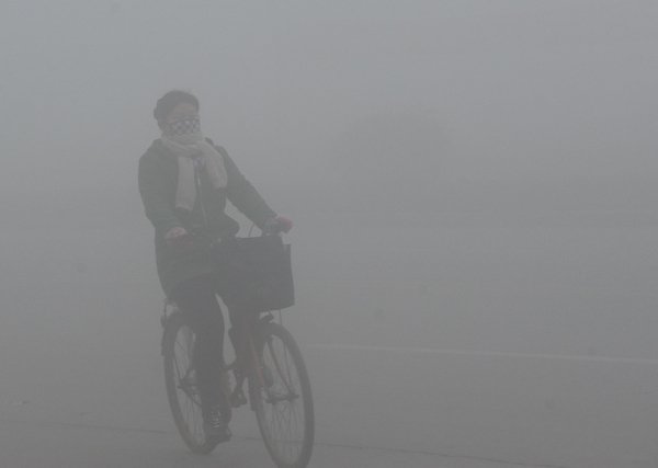 Heavy pollution blinds East China