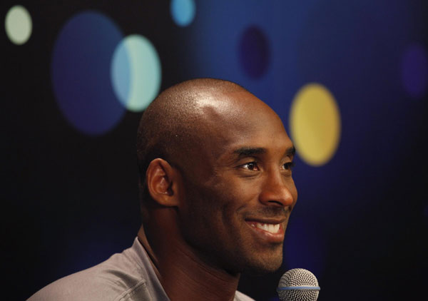 Kobe Byrant meets fans in Shenzhen