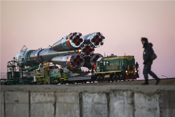 Soyuz Olympic spacecraft set on launch pad