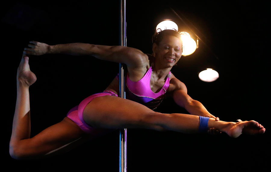 Stunt performance at Miss Pole Dance S America contest