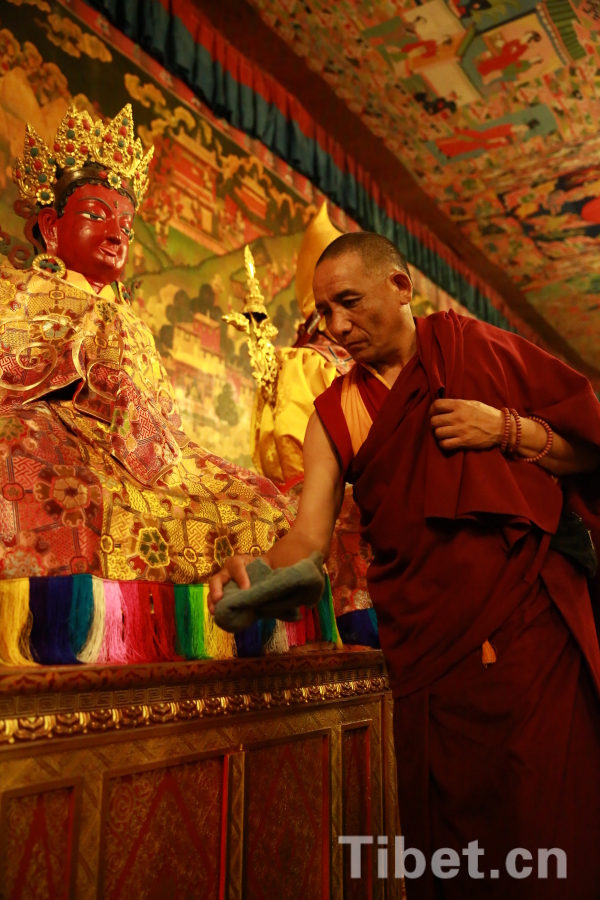 A monk's story in Potala Palace