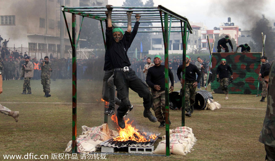 Palestinian students show military skills