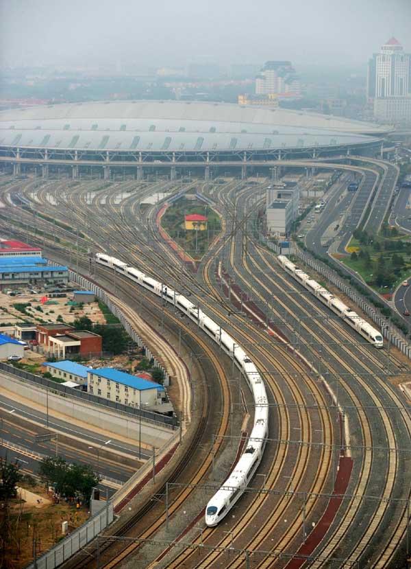 Full speed ahead for Beijing-Shanghai bullet train