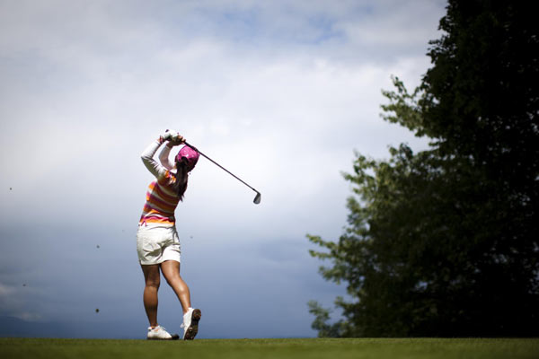 Miyazato beats Lewis by 2 shots at Evian Masters