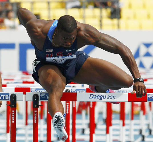 Liu Xiang impresses as top hurdlers ease through