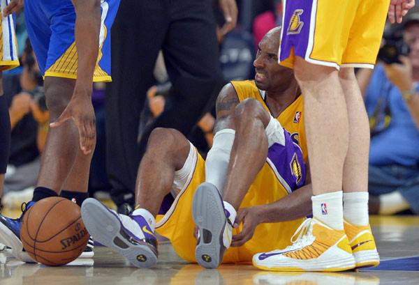 Kobe Bryant back to pre-game practice