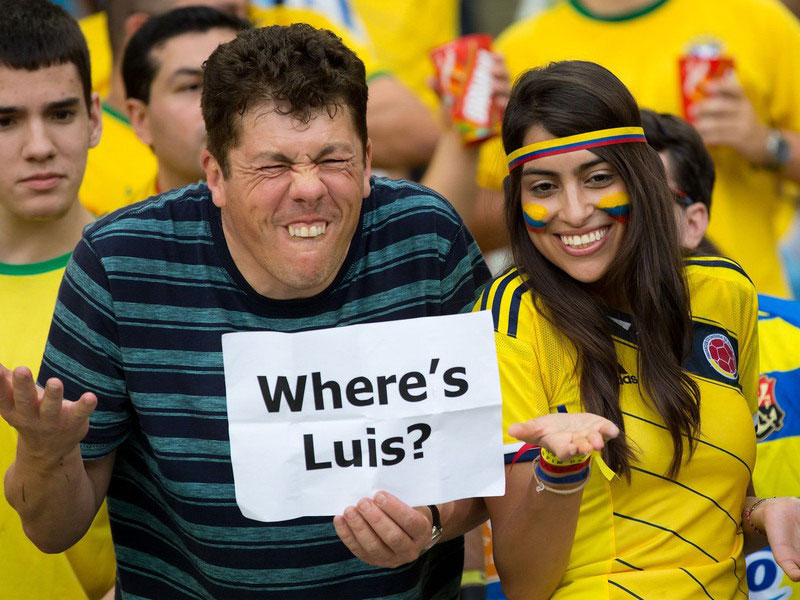 Fans bare their teeth in support of Suarez