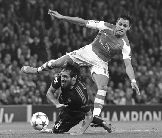 Wenger backs Sanchez to fill Giroud's shoes