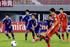 Brazilian soccer stars train for friendly match in Beijing