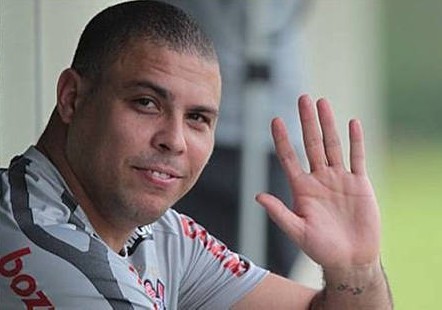 Brazil great Ronaldo announces comeback plans