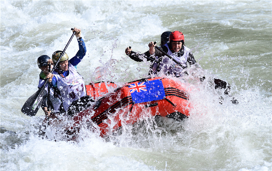 Rafting to wind and waves