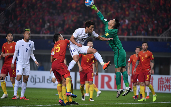 China edges South Korea 1-0 to keep World Cup hope alive