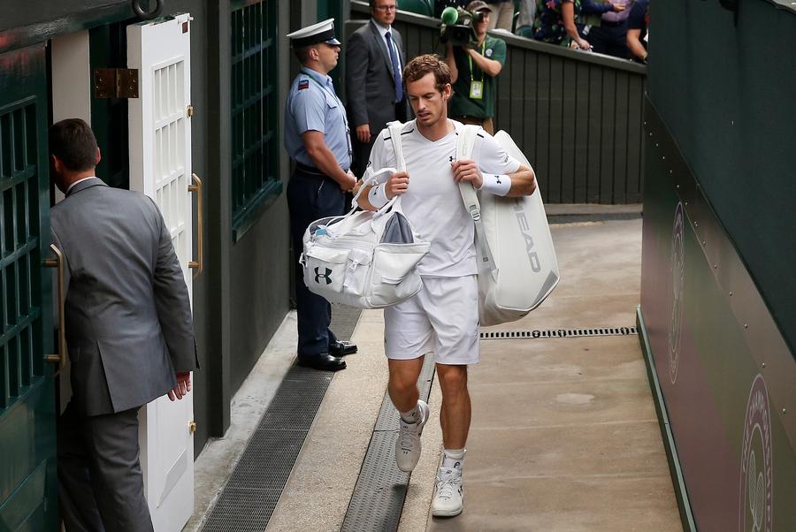 Defending champ Murray stunned by Querrey at Wimbledon