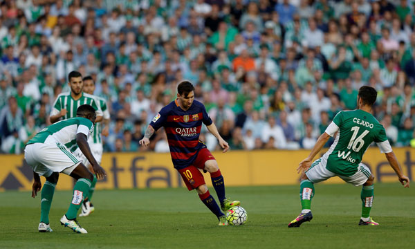 Messi scores four as Barca make it 15 points from 5 games