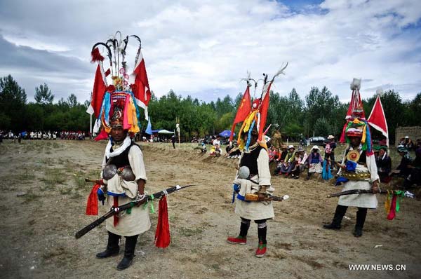 Tibetan farmers celebrate Ongkor Festival