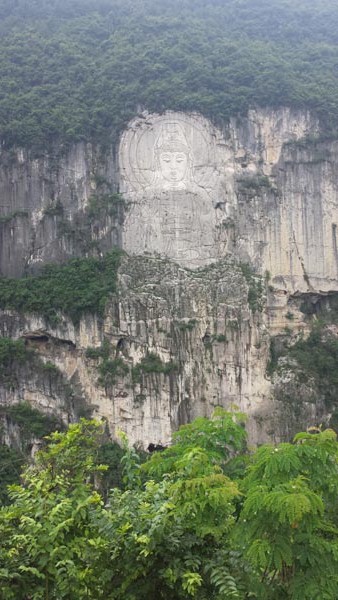 Canyon running through the city in Chongqing