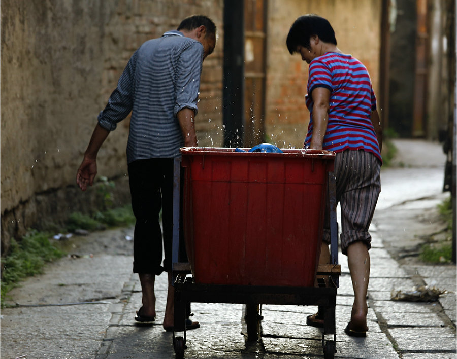 Quanzhou: City of vibrant colors, traditional dresses and salt