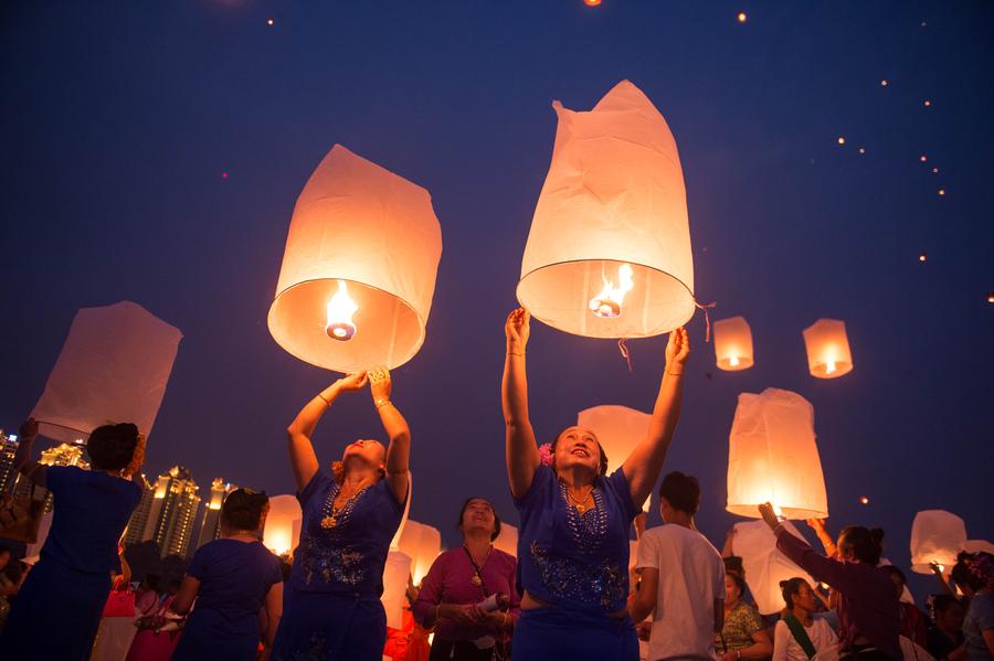 Sky lanterns released to celebrate new year of Dai ethnic group in SW China