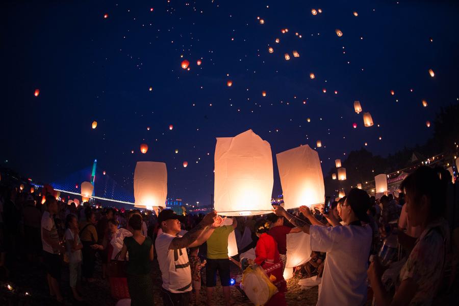 Sky lanterns released to celebrate new year of Dai ethnic group in SW China