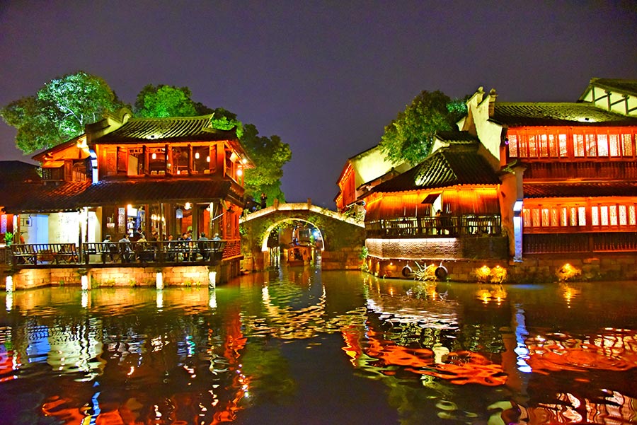 Magnificent night view of Wuzhen