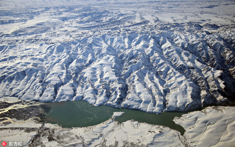 Majestic Tianshan Grand Canyon in Xinjiang