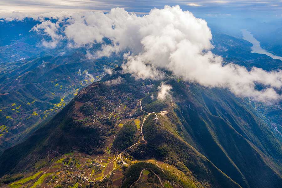 Spring scenery of Qutang Gorge