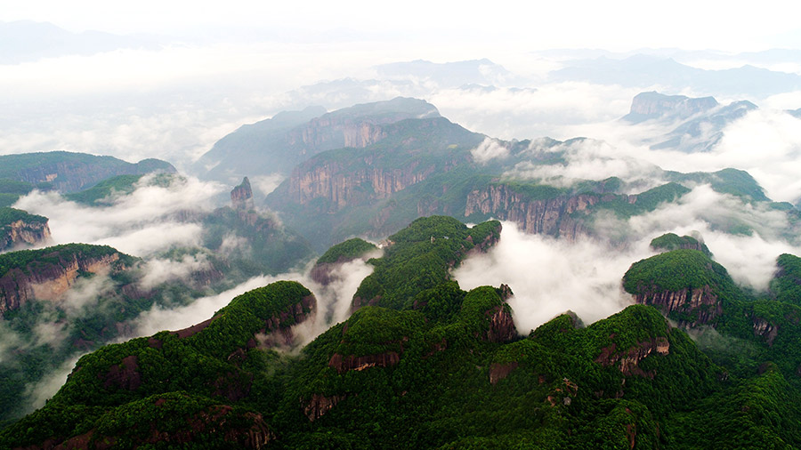 Spectacular seas of clouds in Xianju National Park