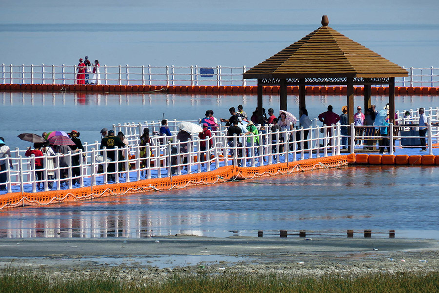 Mingshashan, a popular summer getaway