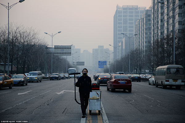 Artist makes brick out of Beijing smog