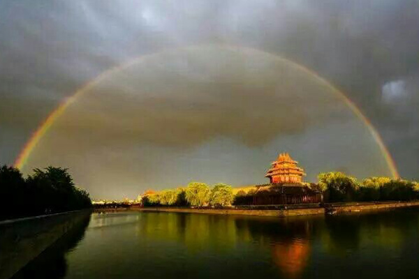 Double rainbow adds color to Beijing's clear blue sky