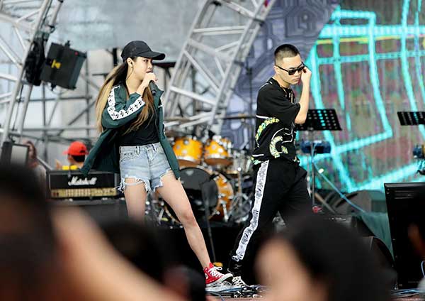 Hip-hop style and beats lure Chinese to the dance floor