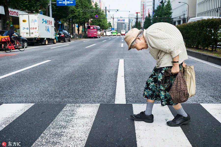 From bars to shops, seniors working in Tokyo