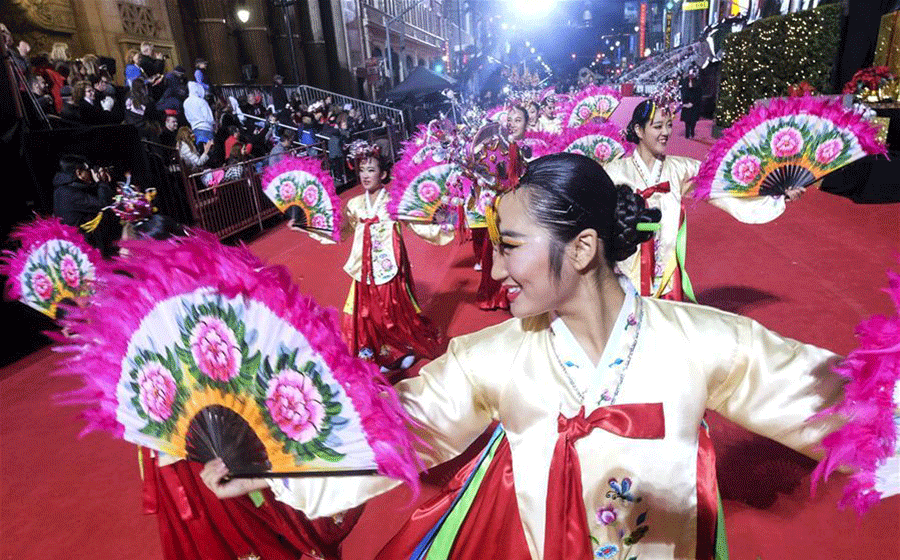 People participate in 85th annual Hollywood Christmas Parade