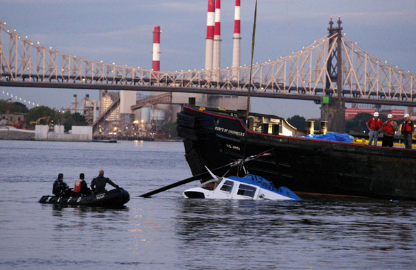 One dead as copter crashes in NY's East River